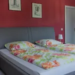 Gemuetliches Haus Inmitten Schoener Mit Garten & Parkplatz
