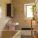 Gemuetliches Haus Inmitten Schoener Mit Garten & Parkplatz
