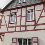 Gemuetliches Haus Inmitten Schoener Mit Garten & Parkplatz *