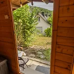 Casa de Férias Gemuetliches Haus Inmitten Schoener Mit Garten & Parkplatz *