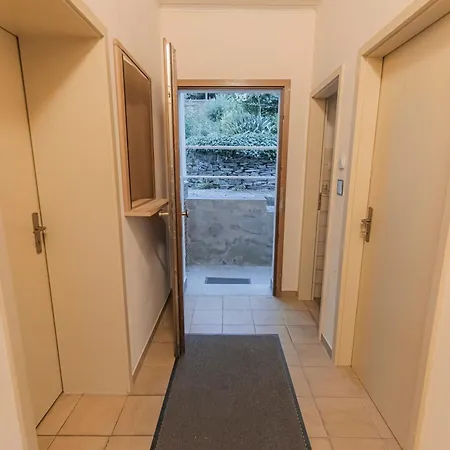 Gemuetliches Haus Inmitten Schoener Mit Garten & Parkplatz Obernhof