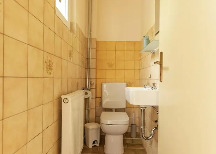 Gemuetliches Haus Inmitten Schoener Mit Garten & Parkplatz 度假居 Obernhof