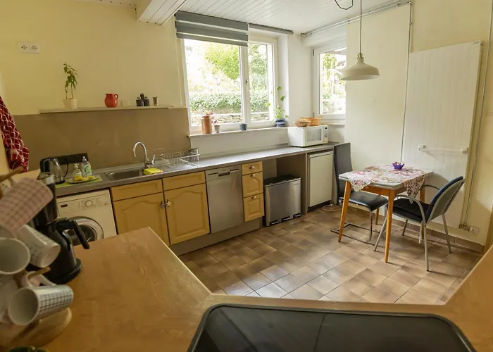 Ferienhaus Gemütliches Haus Inmitten Schöner Mit Garten&parkplatz Obernhof
