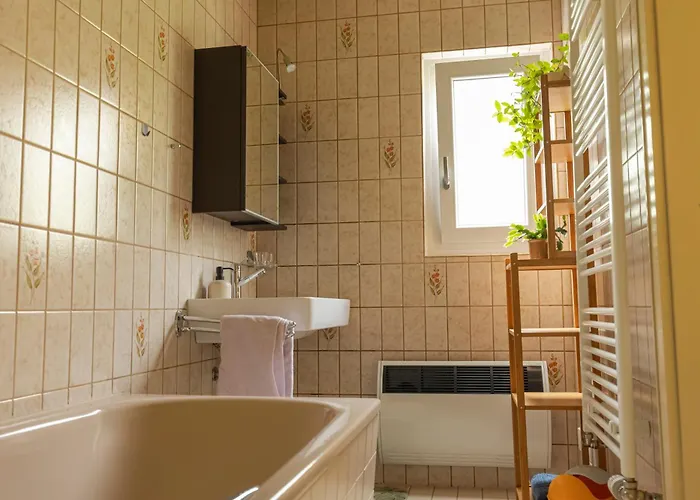 Gemütliches Haus Inmitten Schöner Mit Garten&parkplatz