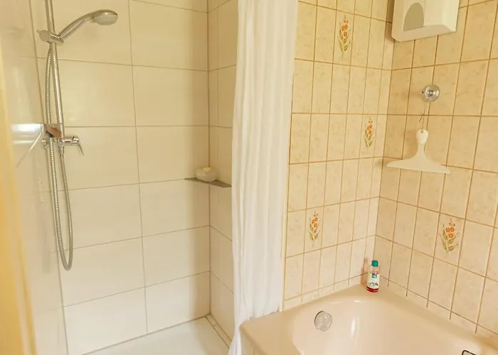 Gemuetliches Haus Inmitten Schoener Mit Garten & Parkplatz *